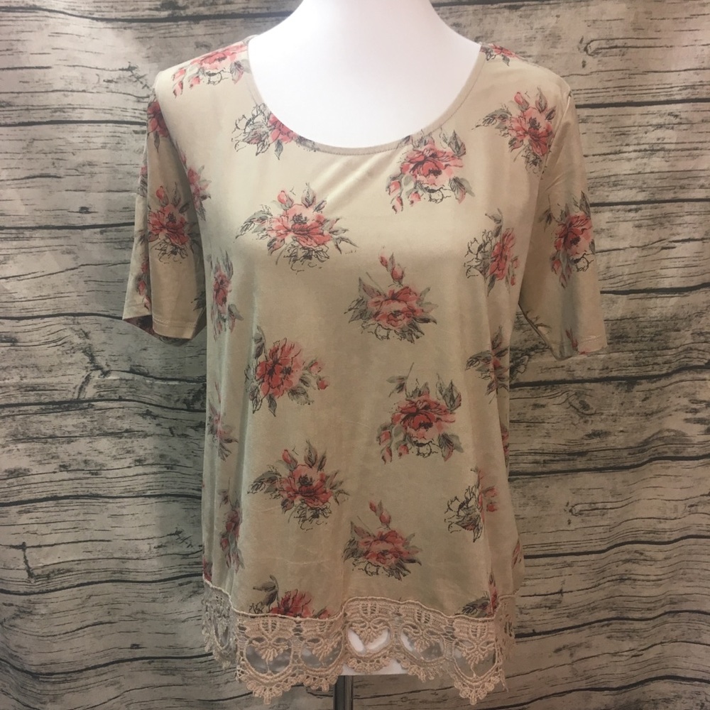 Maurice’s Suede Floral Print Lace Banded Tee XL